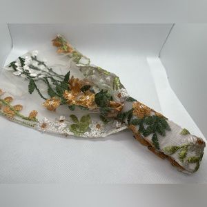 Sweet Vintage style headband and brand new! ❤️ this!